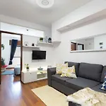 2 Comfy Bright Flats With Netflix